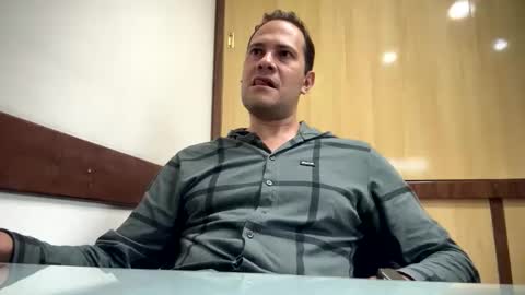 Rick Arian online show from November 18, 2025, 3:16 pm