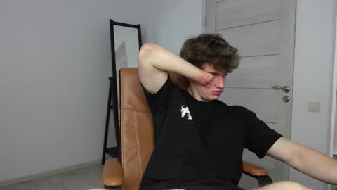 RICKY BECKO online show from October 8, 2025, 2:36 pm