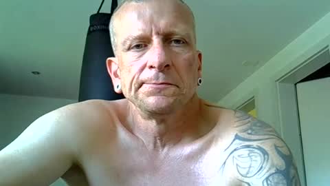 Snapshot of ricogumpi chatting on July 6, 2026, 8:11 am ricogumpi online show from July 6, 2026, 8:11 am