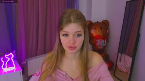 Rina online show from April 9, 2026, 9:09 pm