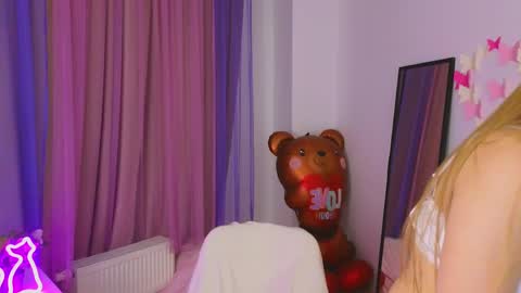 Rina online show from April 21, 2026, 8:44 pm