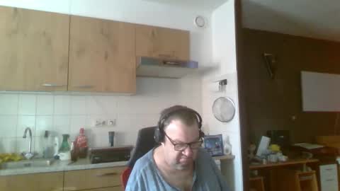 Snapshot of rikkerd55 chatting on November 22, 2025, 10:14 am rikkerd55 online show from November 22, 2025, 10:14 am