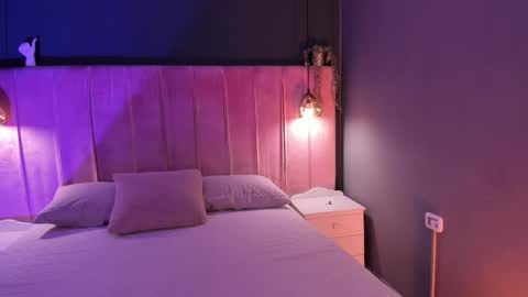 Riley online show from April 10, 2026, 9:52 pm