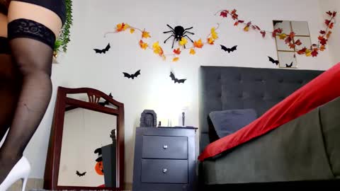 Snapshot of riley_skye_ chatting on October 31, 2025, 7:37 pm RAILEY online show from October 31, 2025, 7:37 pm