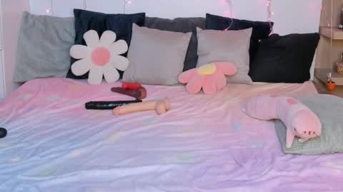 Emily online show from July 28, 2026, 12:48 pm