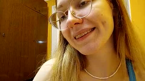 Snapshot of rinettawilss chatting on December 16, 2024, 12:37 am RinettaWilss online show from December 16, 2024, 12:37 am