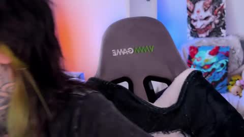   DianaBrite            fansl y online show from April 16, 2026, 1:45 pm