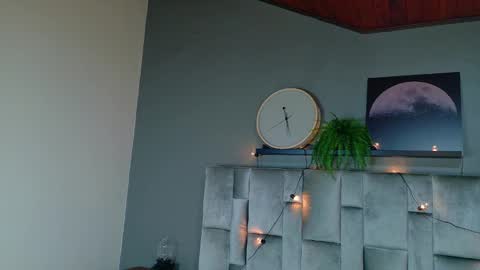 RIRI  online show from November 29, 2025, 11:35 am