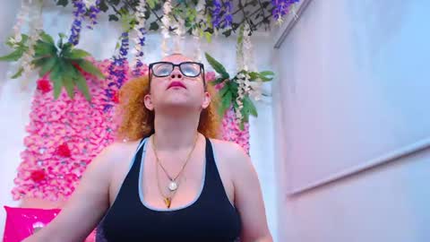 Snapshot of risitos_de_oro_ chatting on June 28, 2026, 11:05 am Risitos De Oro online show from June 28, 2026, 11:05 am