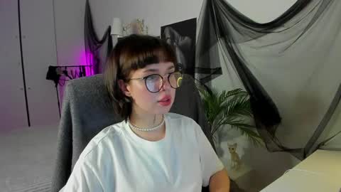 Snapshot of risosweet chatting on June 5, 2026, 8:47 pm Alice online show from June 5, 2026, 8:47 pm