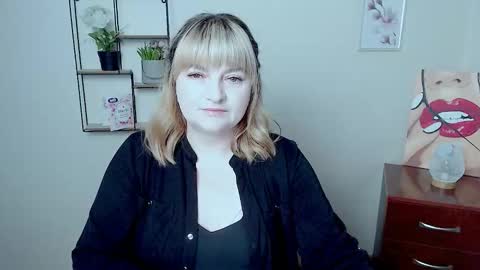 Snapshot of rita_sunshine chatting on September 24, 2025, 7:44 am rita_sunshine online show from September 24, 2025, 7:44 am