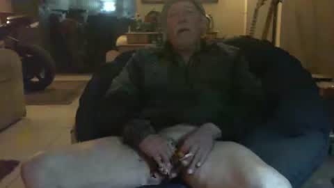 riveratggg online show from September 18, 2025, 7:27 pm