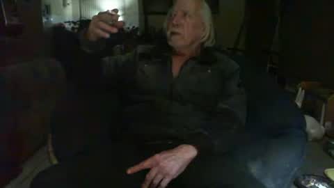 riveratggg online show from November 3, 2025, 7:48 pm