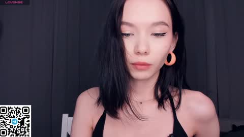 Rina online show from February 22, 2026, 3:32 pm