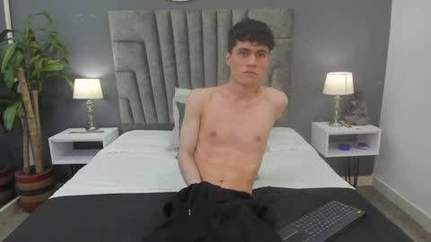 Snapshot of roan_birkin chatting on January 31, 2025, 8:54 pm Roan Birkin online show from January 31, 2025, 8:54 pm