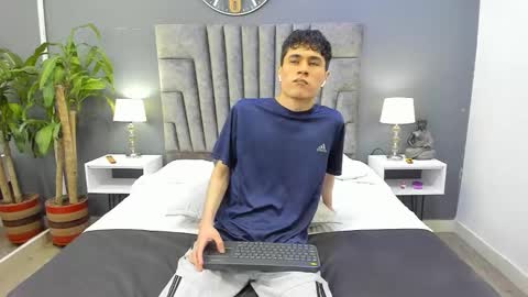 Snapshot of roan_birkin chatting on February 2, 2025, 7:14 pm Roan Birkin online show from February 2, 2025, 7:14 pm