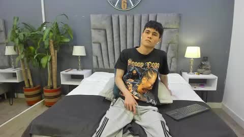 Snapshot of roan_birkin chatting on February 3, 2025, 7:21 pm Roan Birkin online show from February 3, 2025, 7:21 pm