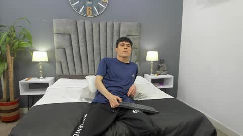 Snapshot of roan_birkin chatting on February 4, 2025, 7:33 pm Roan Birkin online show from February 4, 2025, 7:33 pm