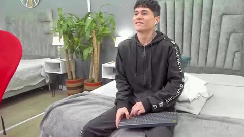 Snapshot of roan_birkin chatting on February 6, 2025, 7:18 pm Roan Birkin online show from February 6, 2025, 7:18 pm