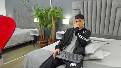 Snapshot of roan_birkin chatting on February 8, 2025, 7:16 pm Roan Birkin online show from February 8, 2025, 7:16 pm