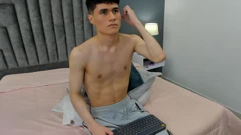 Snapshot of roan_birkin chatting on February 12, 2025, 1:41 am Roan Birkin online show from February 12, 2025, 1:41 am
