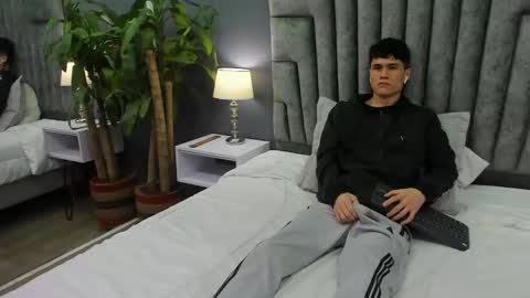 Snapshot of roan_birkin chatting on February 18, 2025, 1:43 am Roan Birkin online show from February 18, 2025, 1:43 am