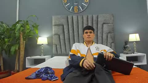 Snapshot of roan_birkin chatting on February 23, 2025, 1:46 am Roan Birkin online show from February 23, 2025, 1:46 am