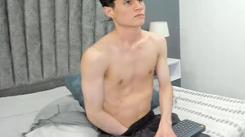 Snapshot of roan_birkin chatting on March 4, 2025, 1:45 am Roan Birkin online show from March 4, 2025, 1:45 am