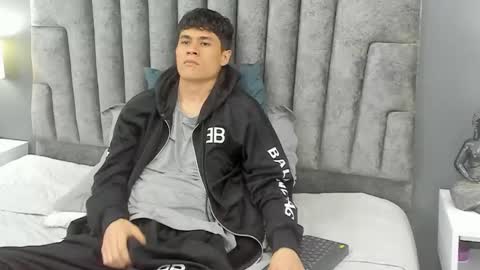 Snapshot of roan_birkin chatting on March 5, 2025, 1:52 am Roan Birkin online show from March 5, 2025, 1:52 am