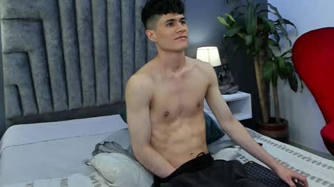 Snapshot of roan_birkin chatting on March 11, 2025, 1:48 am Roan Birkin online show from March 11, 2025, 1:48 am