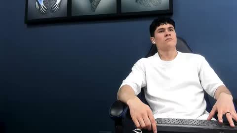 Snapshot of roan_birkin chatting on October 9, 2025, 7:34 pm Roan Birkin online show from October 9, 2025, 7:34 pm
