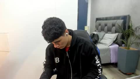 Snapshot of roan_birkin chatting on October 12, 2025, 7:24 pm Roan Birkin online show from October 12, 2025, 7:24 pm