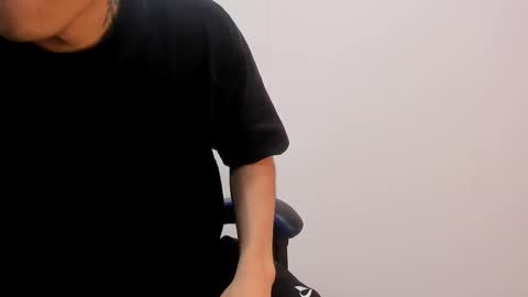 Snapshot of roan_birkin chatting on October 17, 2025, 7:27 pm Roan Birkin online show from October 17, 2025, 7:27 pm