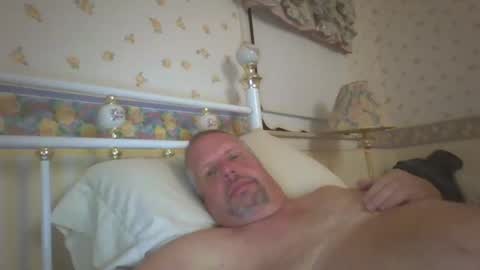 Snapshot of rob9271963 chatting on January 1, 2025, 5:22 am Rob online show from January 1, 2025, 5:22 am