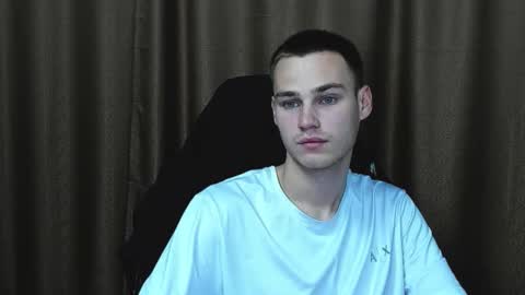 robert10211 online show from September 12, 2025, 4:29 pm