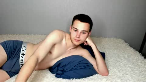 Snapshot of robert10211 chatting on June 9, 2026, 1:06 am robert10211 online show from June 9, 2026, 1:06 am