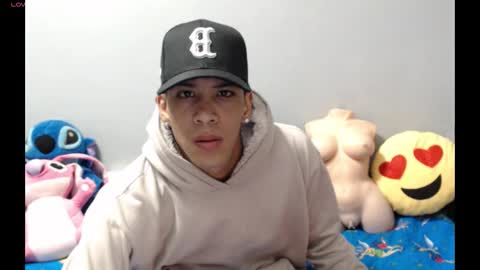 robert_kingg online show from February 19, 2026, 7:37 am