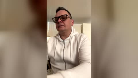 Snapshot of robert_tino chatting on February 8, 2026, 10:18 am robert_tino online show from February 8, 2026, 10:18 am