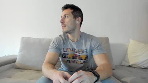 roberto4ever online show from January 28, 2025, 2:21 pm