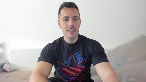 roberto4ever online show from April 10, 2026, 11:04 am