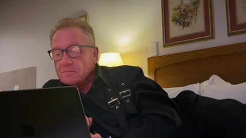 RobertTheRabbit online show from April 11, 2026, 7:07 pm