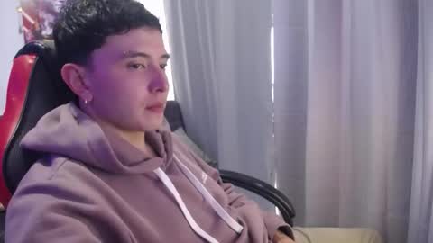 Snapshot of robiineshot chatting on December 3, 2025, 11:52 am robiineshot online show from December 3, 2025, 11:52 am