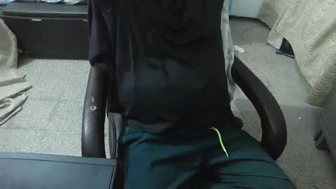 robin online show from November 15, 2025, 4:47 pm