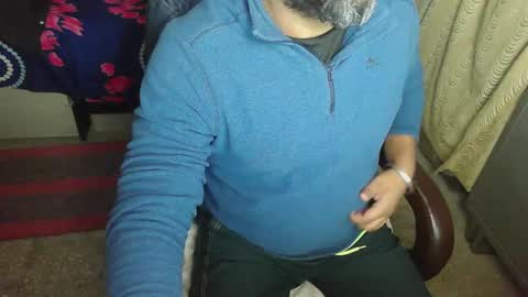 robin online show from November 28, 2025, 8:55 pm