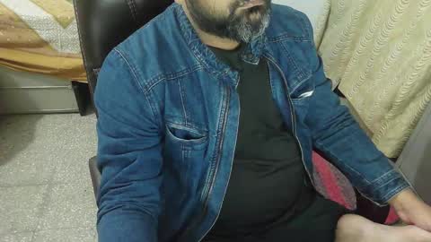 robin online show from November 30, 2025, 4:55 pm