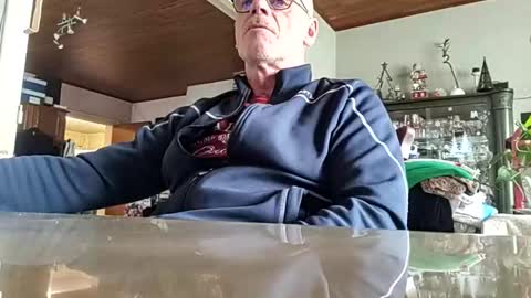 robke1966 online show from December 28, 2024, 10:58 am