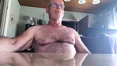 Snapshot of robke1966 chatting on May 6, 2026, 6:41 am robke1966 online show from May 6, 2026, 6:41 am
