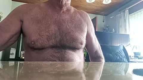 Snapshot of robke1966 chatting on May 7, 2026, 7:03 am robke1966 online show from May 7, 2026, 7:03 am