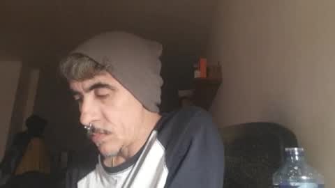 robynhotchilli online show from November 29, 2025, 2:14 am