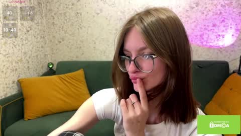 robynsentinella online show from April 1, 2026, 6:14 am